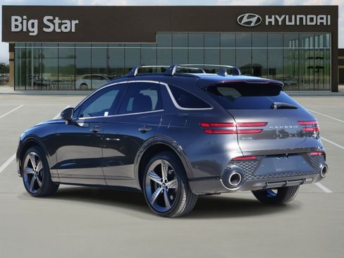 Used 2023 Genesis GV70 2.5T w/ Sport Prestige Package image 3