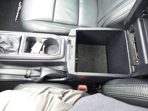 Used 2018 Toyota Tacoma TRD Sport image 63