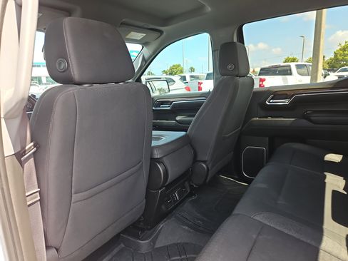 Used 2023 Chevrolet Silverado 1500 LT AWD/4WD image 11