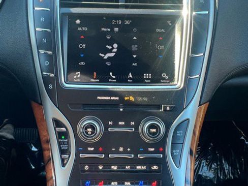 Used 2019 Lincoln Nautilus Reserve image 24