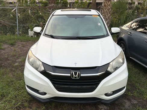 Used 2017 Honda HR-V EX image 2