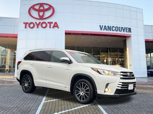 Certified 2018 Toyota Highlander Limited Platinum image 1