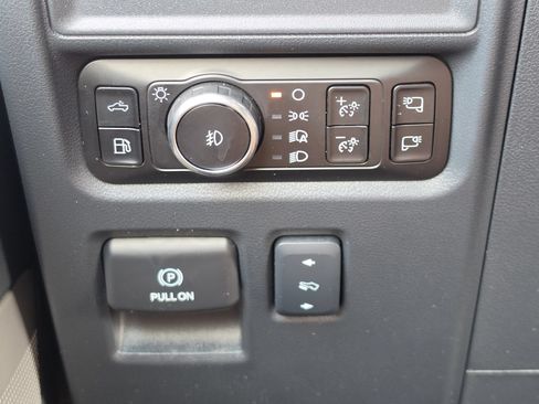 Used 2025 Ford F150 Lariat w/ Equipment Group 501A Mid AWD/4WD image 18
