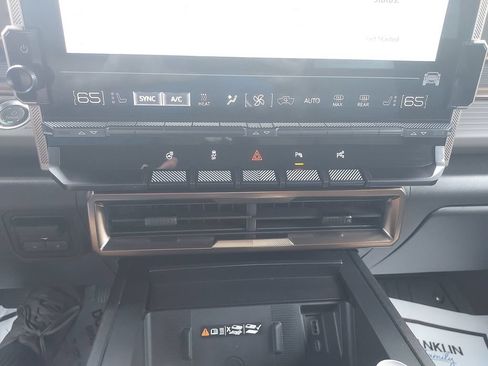 Used 2025 GMC Hummer EV 3X AWD/4WD image 25