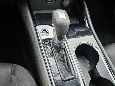 Used 2024 Nissan Altima 2.5 SV image 13