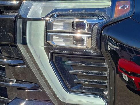 Used 2025 Chevrolet Silverado 2500 LT w/ Trail Boss Package image 7