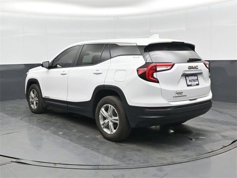 Used 2024 GMC Terrain SLE image 6