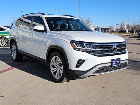 Certified 2023 Volkswagen Atlas SE image 4