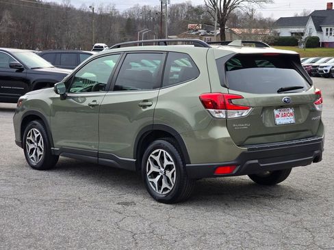 Used 2021 Subaru Forester Premium image 16