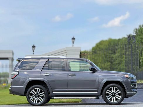 Used 2021 Toyota 4Runner Limited AWD/4WD image 6