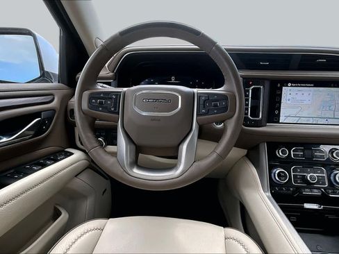 Used 2023 GMC Yukon Denali w/ Denali Reserve Package AWD/4WD image 6