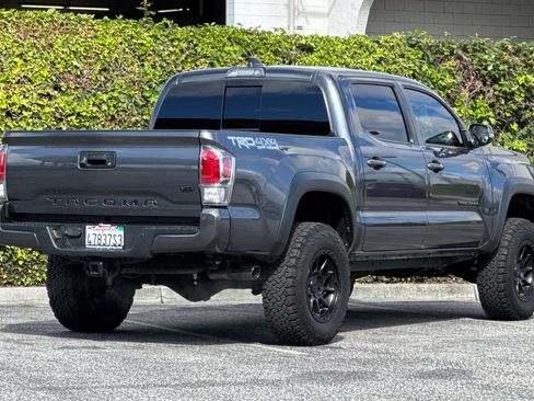 Used 2023 Toyota Tacoma TRD Off-Road w/ TRD Premium Off Road Package image 4