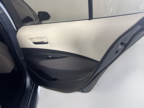 Used 2022 Toyota Corolla LE FWD image 27