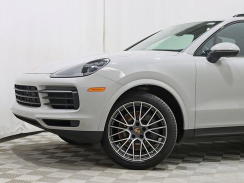 Used 2023 Porsche Cayenne S AWD/4WD image 3