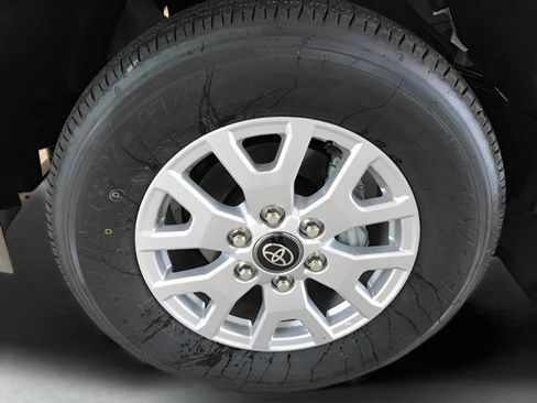 Used 2025 Toyota Tacoma SR5 RWD image 9
