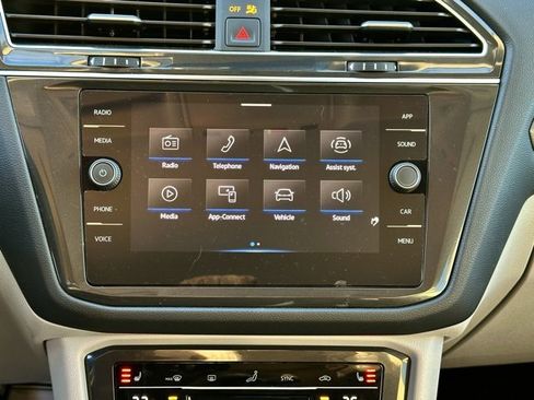 Certified 2023 Volkswagen Tiguan SE w/ Panoramic Sunroof Package image 26