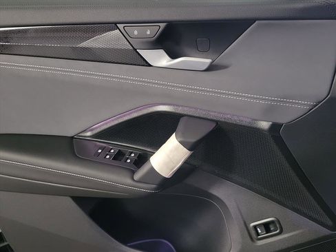 New 2026 Volkswagen Tiguan SE image 8