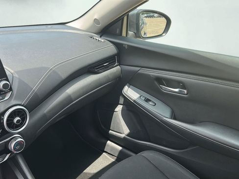 Used 2024 Nissan Sentra SV FWD image 17