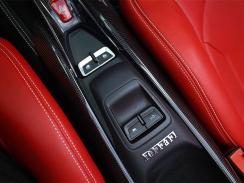 Certified 2021 Ferrari F8 Tributo image 40