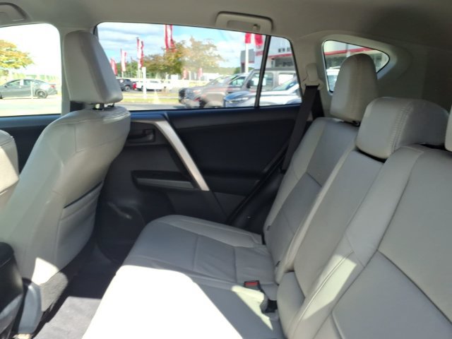 Used 2017 Toyota RAV4 LE FWD image 8