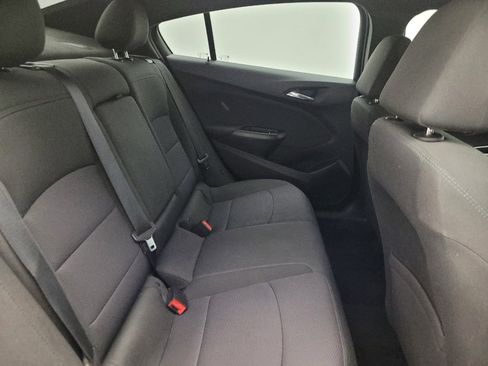 Used 2018 Chevrolet Cruze LT w/ Convenience Package FWD image 19
