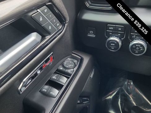 Used 2022 GMC Sierra 1500 AT4 w/ Technology Package AWD/4WD image 35