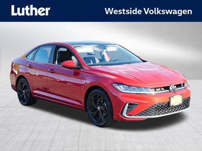 Certified 2025 Volkswagen Jetta SE w/ Sunroof Package