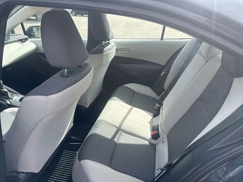 Used 2025 Toyota Corolla LE image 21