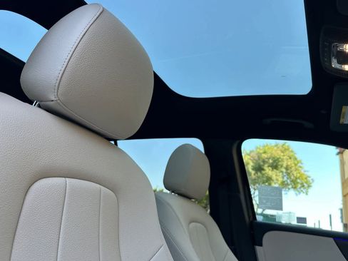 New 2025 Mercedes-Benz GLB 250 4MATIC image 16