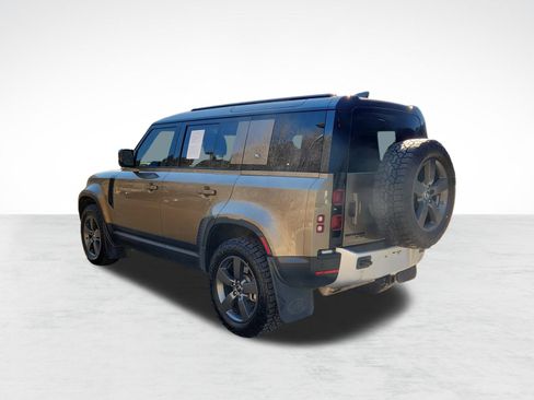 Used 2020 Land Rover Defender 110 SE AWD/4WD image 3