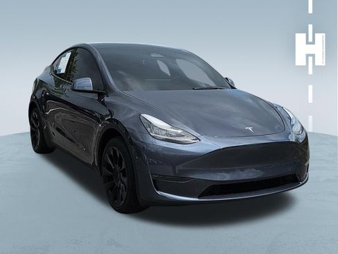 Used 2023 Tesla Model Y AWD image 1