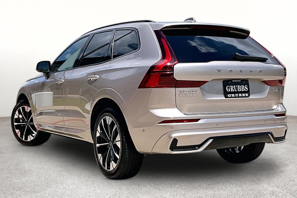 Certified 2026 Volvo XC60 B5 Plus AWD/4WD image 16