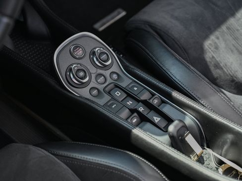 Used 2020 McLaren 600LT Spider RWD image 13