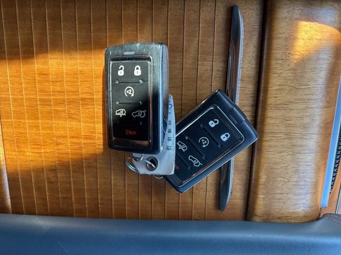 Used 2022 Jeep Grand Wagoneer Series II w/ Convenience Group III image 29