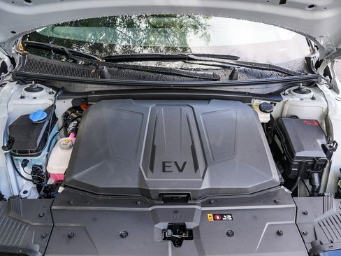 New 2026 Hyundai Ioniq 5 SEL image 12