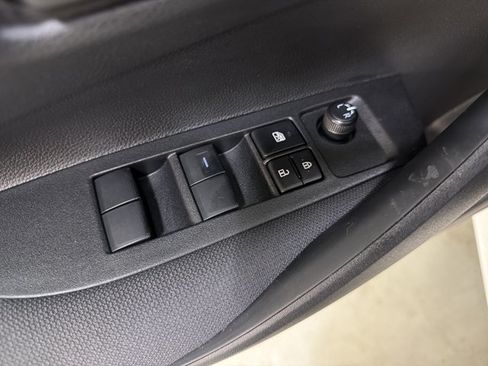 Used 2025 Toyota Corolla LE FWD image 18