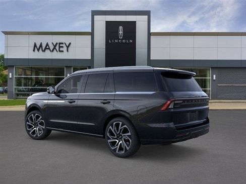 New 2026 Lincoln Navigator Reserve AWD/4WD image 50