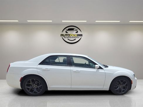 Used 2021 Chrysler 300 S image 3