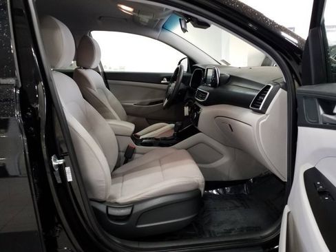 Used 2020 Hyundai Tucson SE image 18