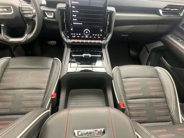 Used 2025 GMC Yukon AT4 Ultimate w/ LPO, Floor Liner Package AWD/4WD image 24