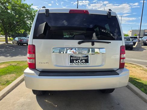 Used 2012 Jeep Liberty Sport AWD/4WD image 6