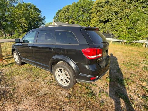 Used 2015 Dodge Journey SXT w/ Flexible Seating Group FWD image 2