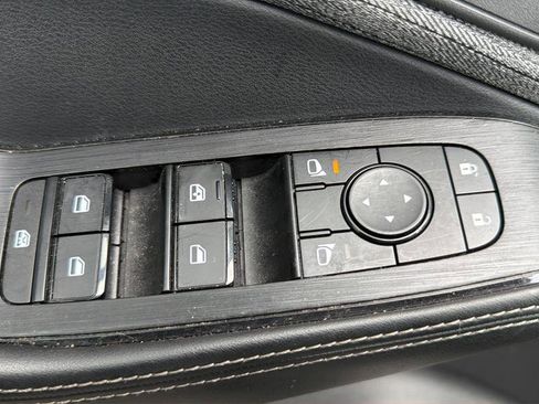 Used 2023 Nissan Rogue SV image 17