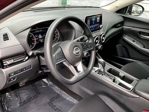 Certified 2025 Nissan Sentra SV image 14
