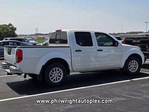 Used 2021 Nissan Frontier SV RWD image 3