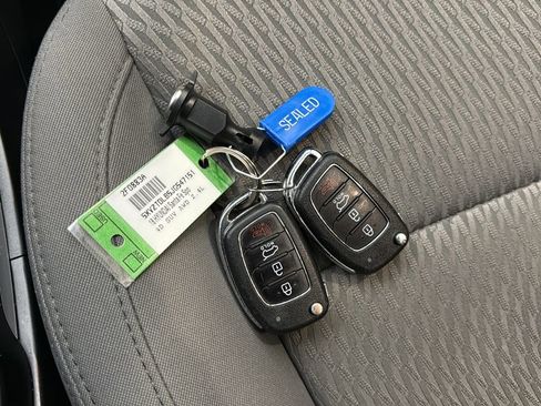 Used 2018 Hyundai Santa Fe Sport AWD/4WD image 29