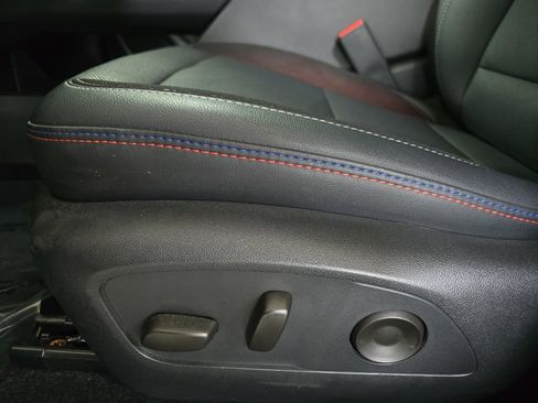 Used 2025 Chevrolet Equinox EV RS image 28