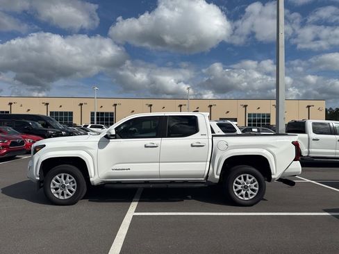 Used 2024 Toyota Tacoma SR5 image 4