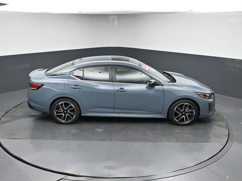 Used 2024 Nissan Sentra SR w/ SR Premium Package image 38