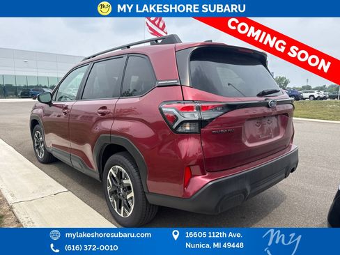 Used 2025 Subaru Forester Premium AWD/4WD image 5